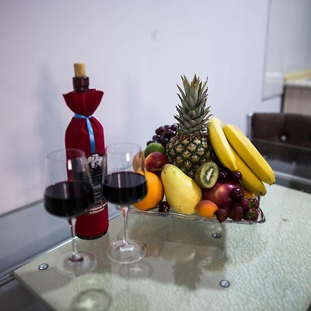 Central Apart-Hotel Batumi Rum bild