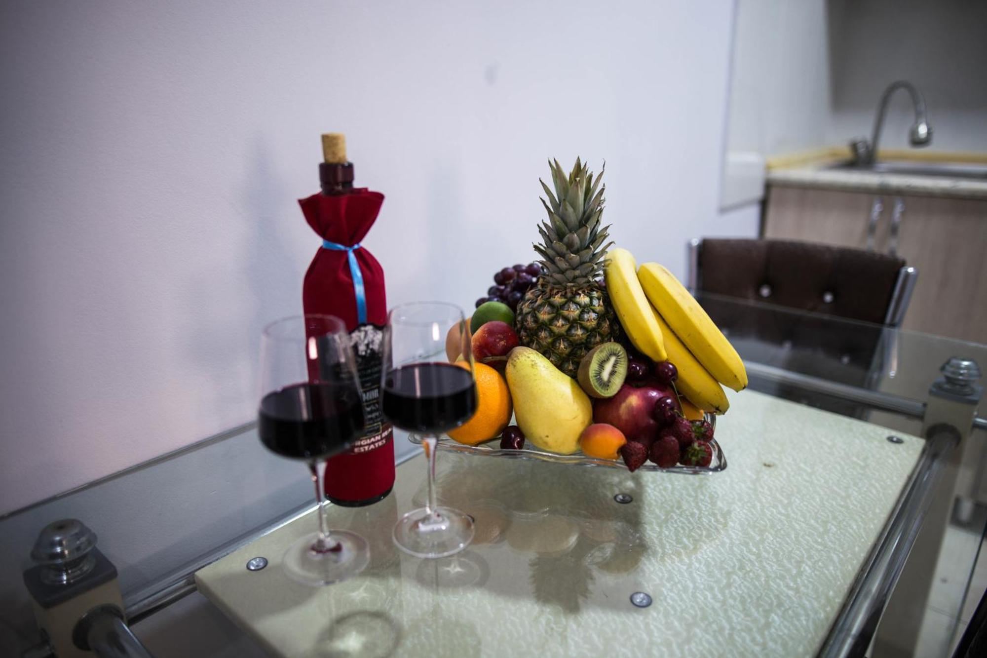 Central Apart-Hotel Batumi Rum bild