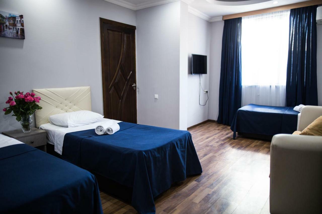 Central Apart-Hotel Batumi Exteriör bild